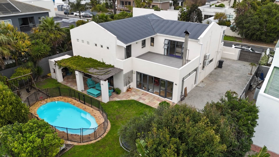 4 Bedroom Property for Sale in Sunset Beach Western Cape